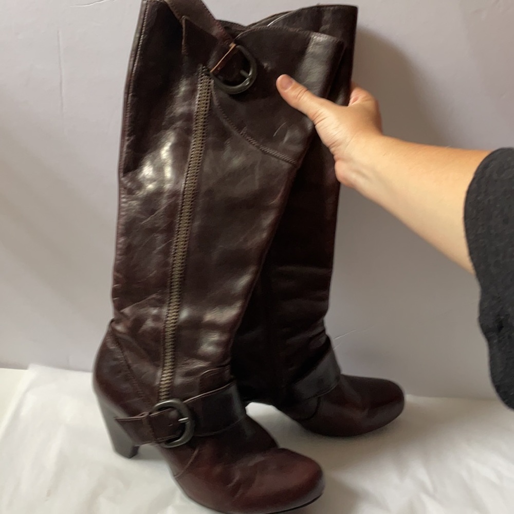 Barn Crown Brown Leather Knee High Heel Boots